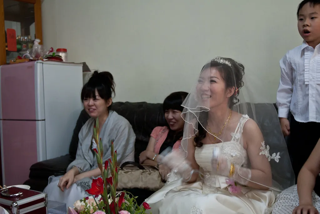 沒看過新娘玩 Wii 吧?